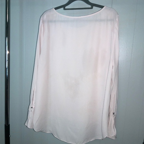 Vince Camuto pale pink blouse Sz L front twist hem long sleeve split bell cuff - Picture 5 of 6